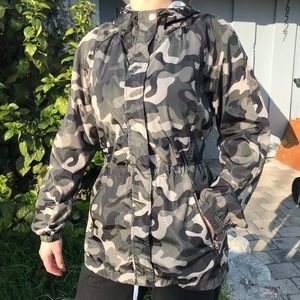 Women’s Camouflage Camo Windbreaker
